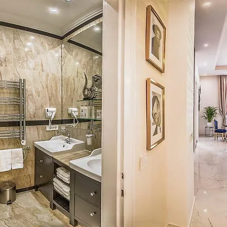 Riverside Apartment *